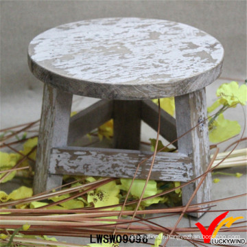 Tabouret en bois à l'ancienne